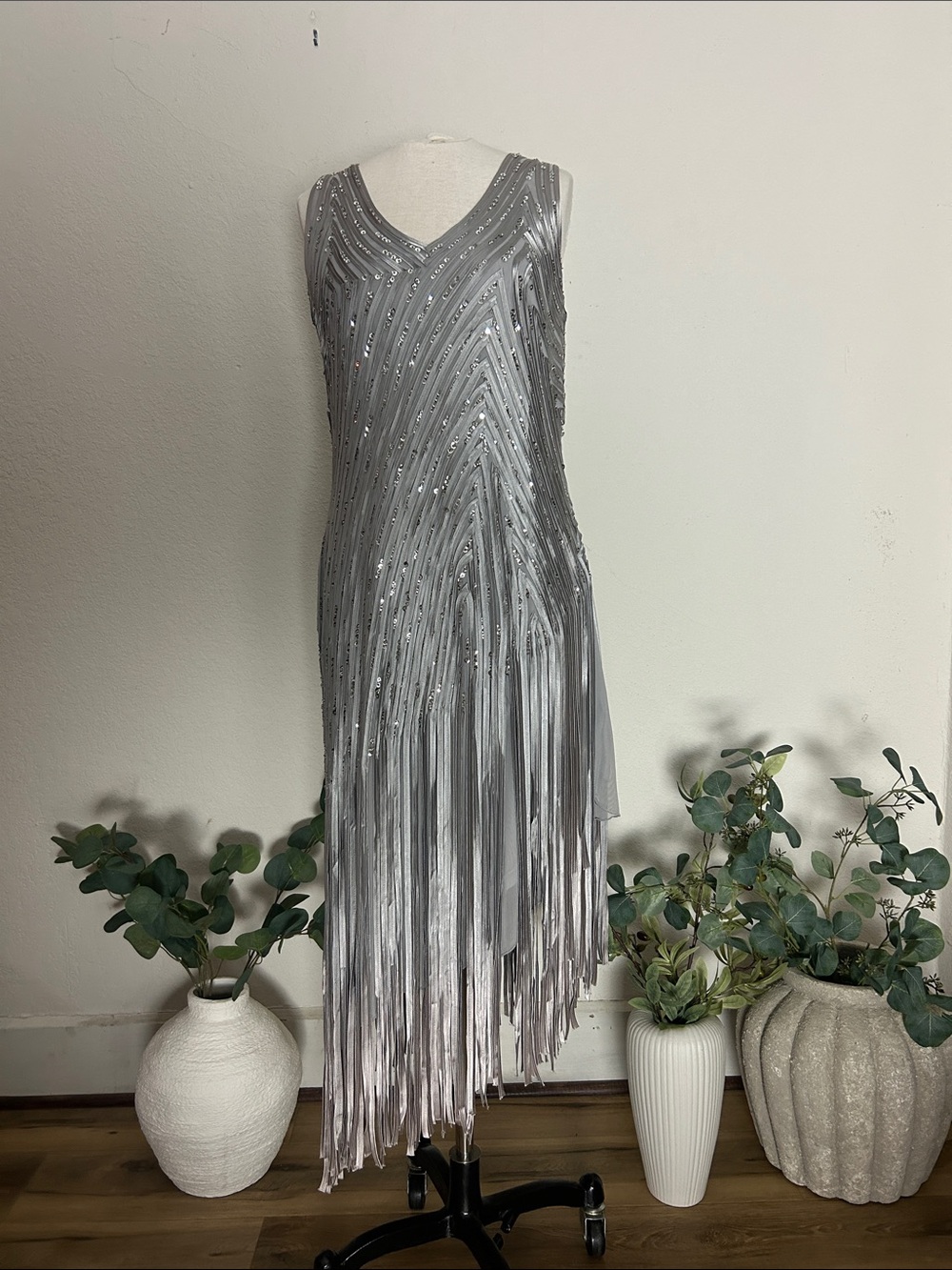 Hong Ni, sz L/XL? Silver sequin car wash style. Measurements and description.